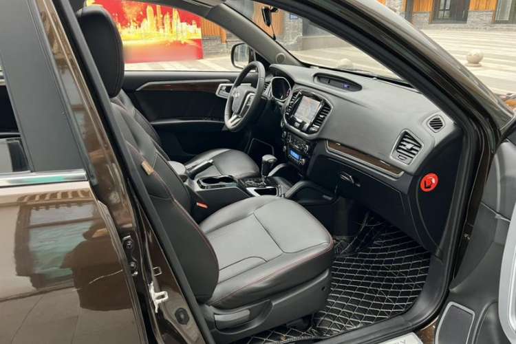 Used Geely Auto GX7 2015 Sports Edition 2.0L Automatic Prestige Model Interior 2