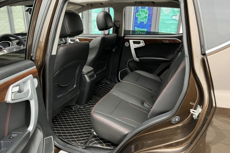 Used Geely Auto GX7 2015 Sports Edition 2.0L Automatic Prestige Model Interior 7