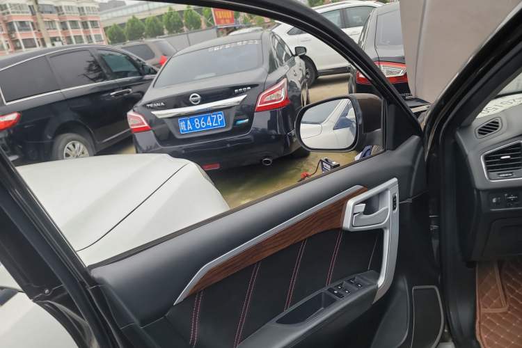Used Geely Auto GX7 2015 Sports Edition 2.0L Automatic Luxury Model Left Front Door Interior