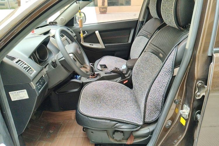 Used Geely Auto GX7 2015 Classic Edition 1.8L Manual Urban Model China IV Left Front Seat