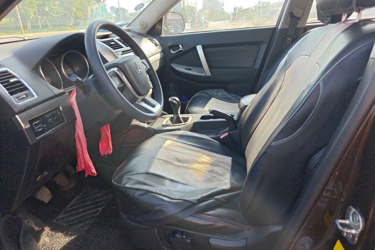 Used Geely Auto GX7 2015 Classic Edition 1.8L Manual Urban Model China IV Left Front Seat