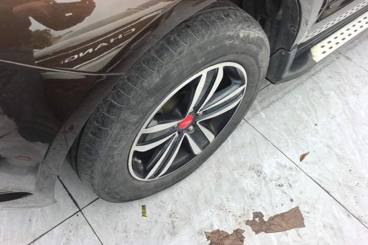 Used Geely Auto GX7 2015 Sports Edition 2.0L Automatic Prestige Model Left Front Wheel Hub