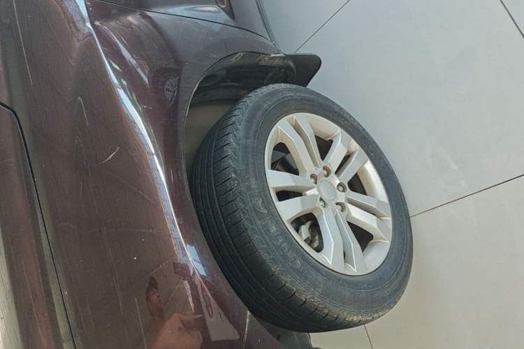 Used Geely Auto GX7 2015 Classic Edition 1.8L Manual Urban Model China IV Left Front Wheel Hub