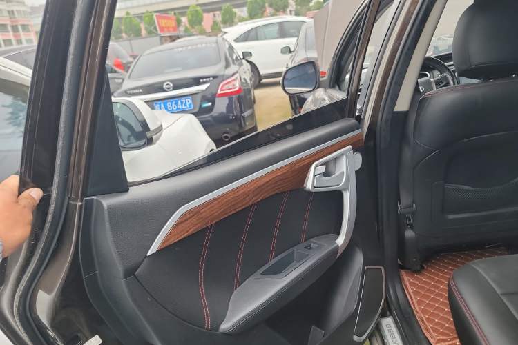 Used Geely Auto GX7 2015 Sports Edition 2.0L Automatic Luxury Model Left Rear Door Interior