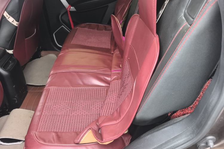 Used Geely Auto GX7 2015 Sports Edition 2.0L Automatic Prestige Model Left Rear Seat
