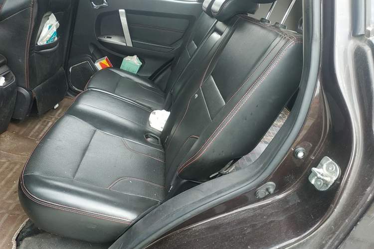 Used Geely Auto GX7 2015 Classic Edition 1.8L Manual Elite Model China V Standard Left Rear Seat