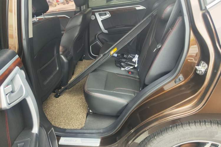 Used Geely Auto GX7 2015 Sport Edition 2.0L Automatic Luxury Model Left Rear Seat