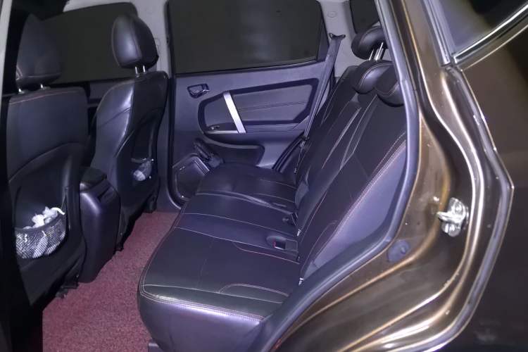 Used Geely Auto GX7 2015 Classic Edition 1.8L Manual New Urban Upgrade Version China IV Standard Left Rear Seat