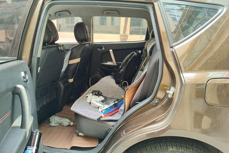 Used Geely Auto GX7 2015 Classic Edition 1.8L Manual Urban Model China IV Left Rear Seat