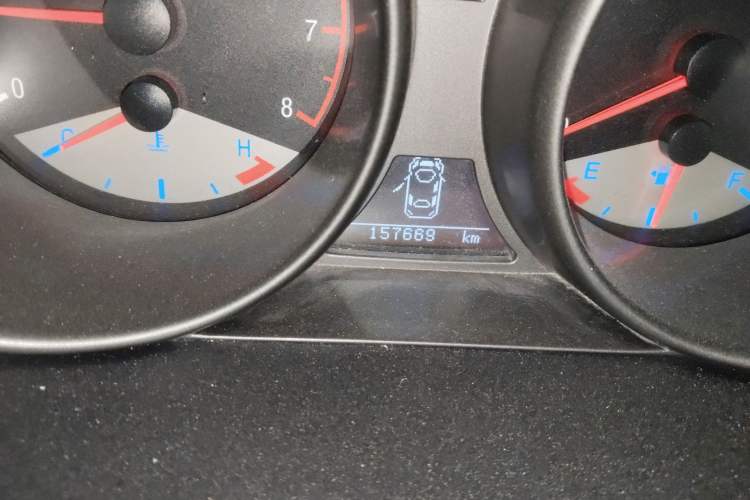 Used Geely Auto GX7 2015 Classic Edition 1.8L Manual Elite Model China IV Odometer Close Up