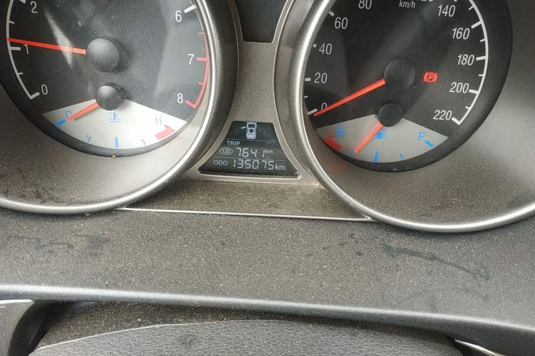 Used Geely Auto GX7 2015 Classic Edition 1.8L Manual Elite Model China V Standard Odometer Close Up