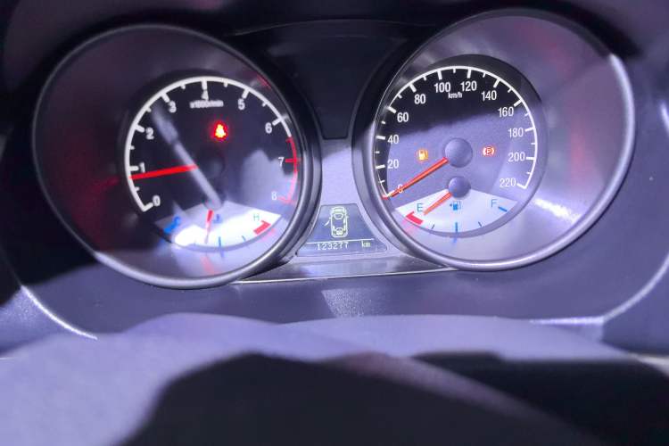 Used Geely Auto GX7 2015 Classic Edition 1.8L Manual New Urban Upgrade Version China IV Standard Odometer Close Up
