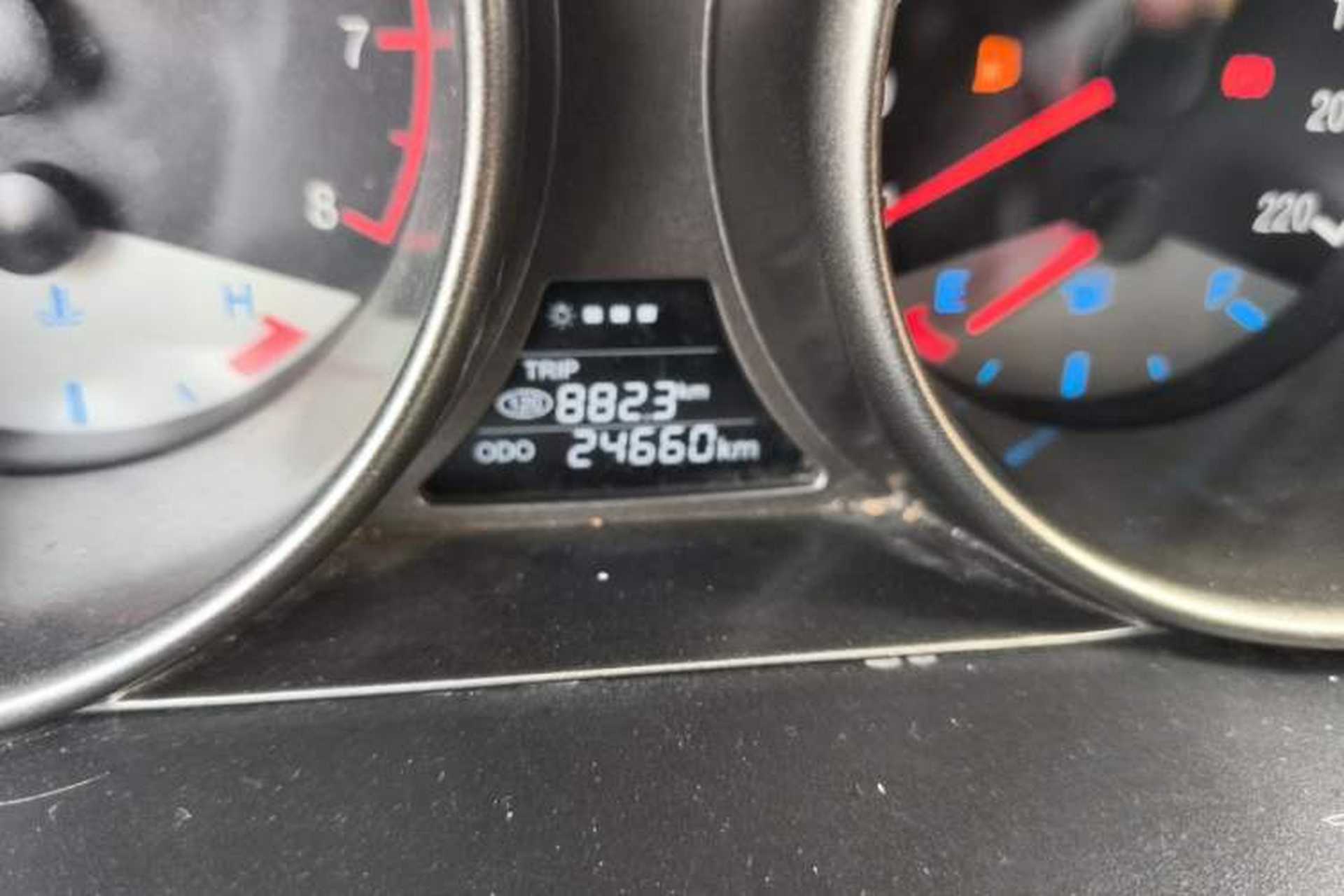 Used Geely Auto GX7 2015 Classic Edition 1.8L Manual Elite Model China V Standard Odometer Close Up