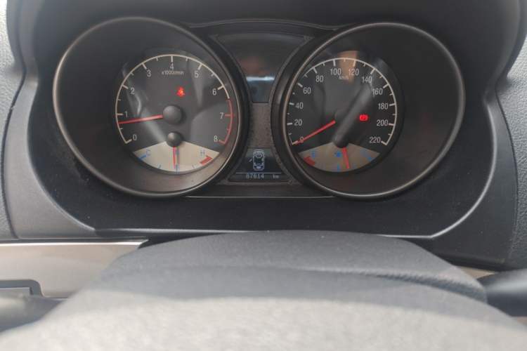 Used Geely Auto GX7 2015 Classic Edition 1.8L Manual Urban Model China V Standard Odometer Close Up