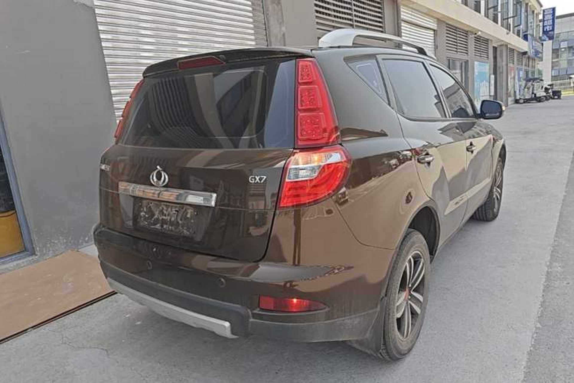 Used Geely Auto GX7 2015 Classic Edition 1.8L Manual Elite Model China V Standard Rear Right 45 Deg