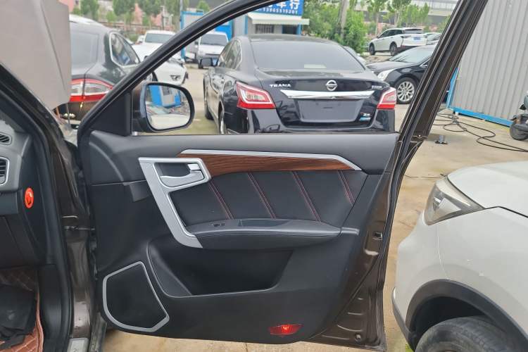 Used Geely Auto GX7 2015 Sports Edition 2.0L Automatic Luxury Model Right Front Door Interior