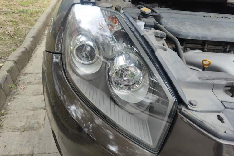 Used Geely Auto GX7 2015 Sports Edition 2.0L Automatic Prestige Model Right Front Headlight