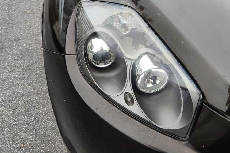 Used Geely Auto GX7 2015 Classic Edition 1.8L Manual Elite Model China V Standard Right Front Headlight