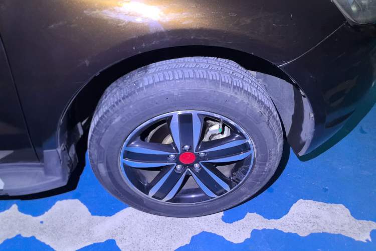 Used Geely Auto GX7 2015 Classic Edition 1.8L Manual New Urban Upgrade Version China IV Standard Right Front Wheel Hub