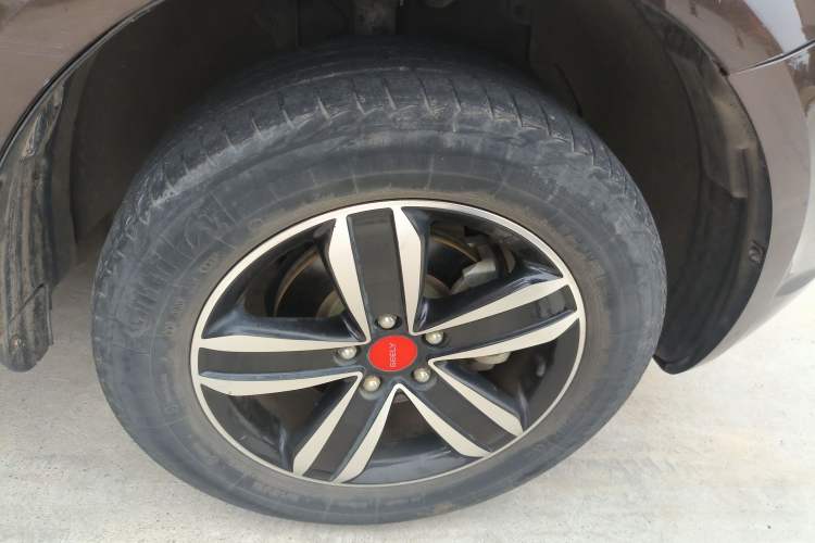 Used Geely Auto GX7 2015 Classic Edition 1.8L Manual Elite Model China V Standard Right Front Wheel Hub