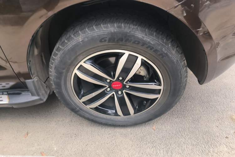 Used Geely Auto GX7 2015 Sports Edition 2.0L Automatic Prestige Model Right Front Wheel Hub