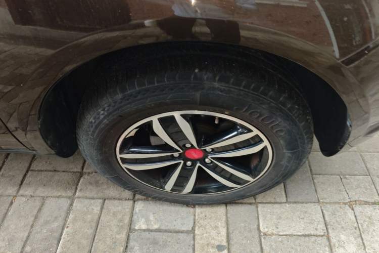 Used Geely Auto GX7 2015 Sports Edition 2.0L Automatic Prestige Model Right Front Wheel Hub
