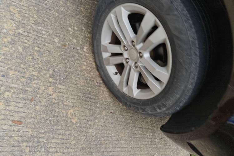 Used Geely Auto GX7 2015 Classic Edition 1.8L Manual Elite Model China IV Right Front Wheel Hub
