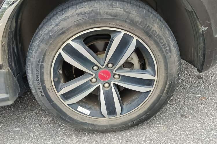 Used Geely Auto GX7 2015 Classic Edition 1.8L Manual Elite Model China V Standard Right Front Wheel Hub