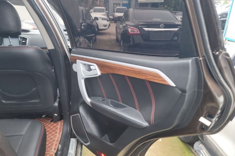 Used Geely Auto GX7 2015 Sports Edition 2.0L Automatic Luxury Model Right Rear Door Interior