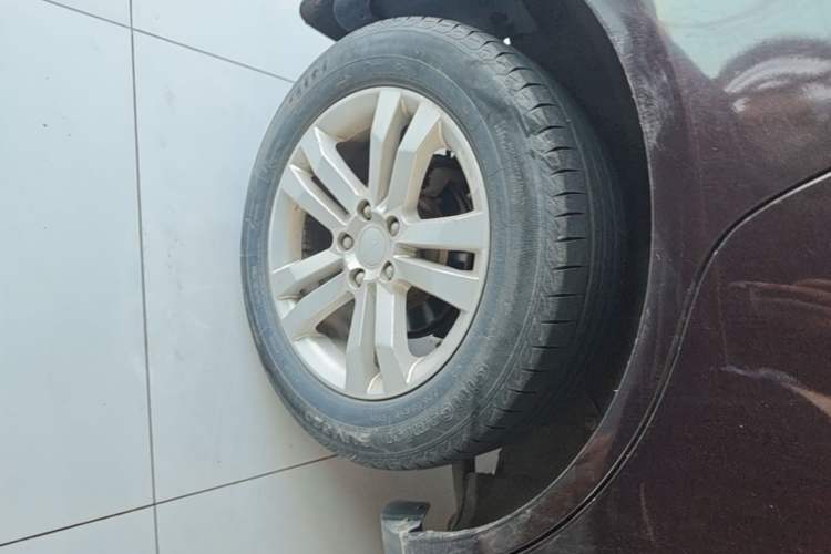 Used Geely Auto GX7 2015 Classic Edition 1.8L Manual Urban Model China IV Right Rear Wheel Hub