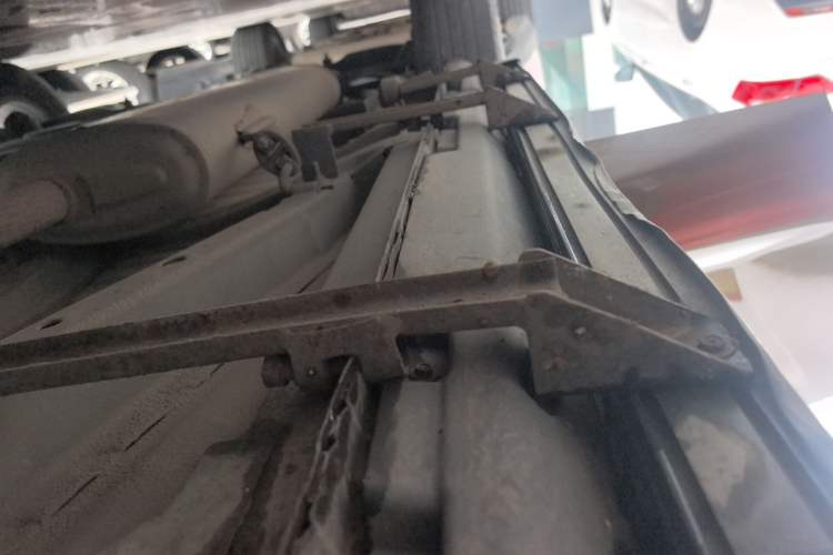 Used Geely Auto GX7 2015 Sports Edition 2.0L Automatic Prestige Model Right Side Sill