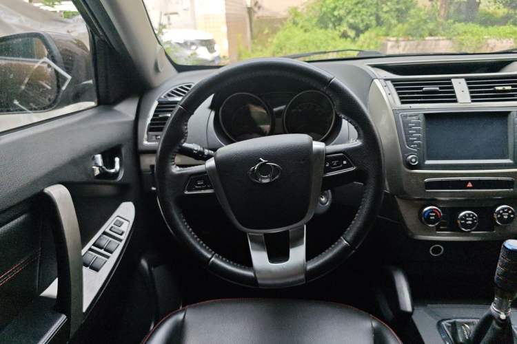 Used Geely Auto GX7 2015 Classic Edition 1.8L Manual Elite Model China V Standard Steering Wheel