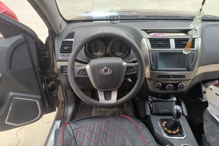 Used Geely Auto GX7 2015 Classic Edition 1.8L Manual Elite Model China V Standard Steering Wheel