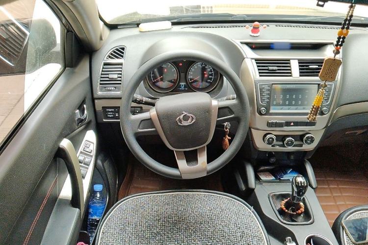 Used Geely Auto GX7 2015 Classic Edition 1.8L Manual Urban Model China IV Steering Wheel
