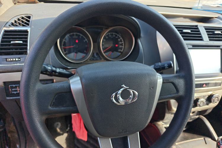 Used Geely Auto GX7 2015 Classic Edition 1.8L Manual Urban Model China IV Steering Wheel