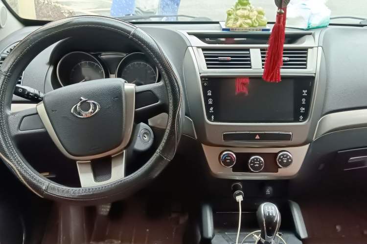 Used Geely Auto GX7 2015 Classic Edition 1.8L Manual Elite Model China V Standard Steering Wheel