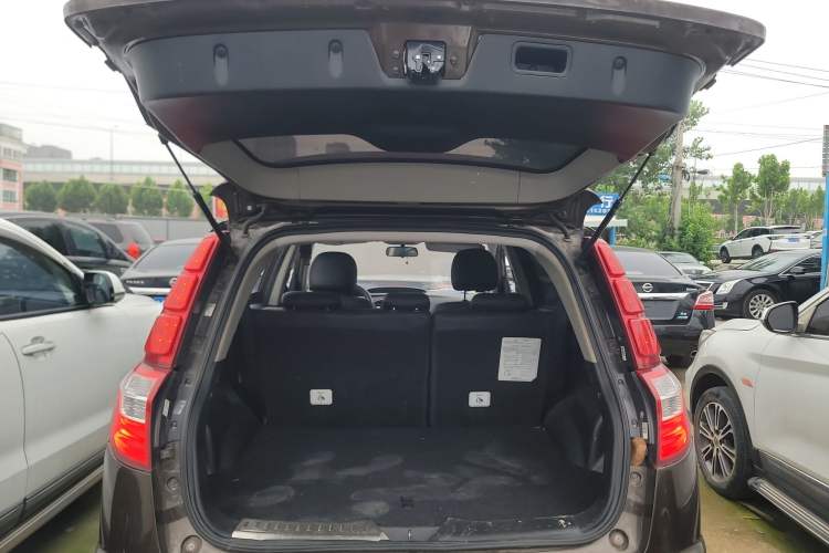 Used Geely Auto GX7 2015 Sports Edition 2.0L Automatic Luxury Model Trunk