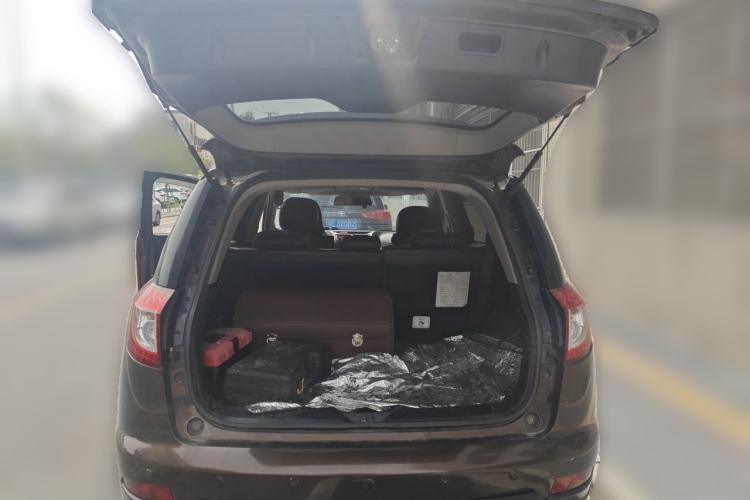 Used Geely Auto GX7 2015 Classic Edition 1.8L Manual Urban Model China V Standard Trunk