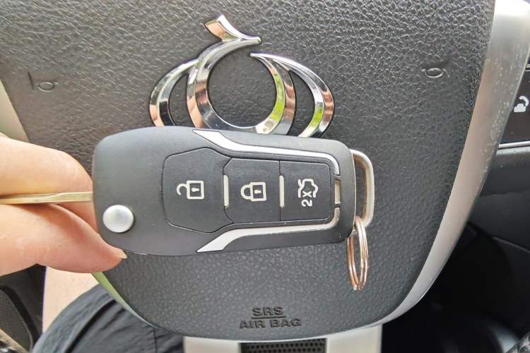 Used Geely Auto GX7 2015 Classic Edition 1.8L Manual Elite Model China V Standard Vehicle Key