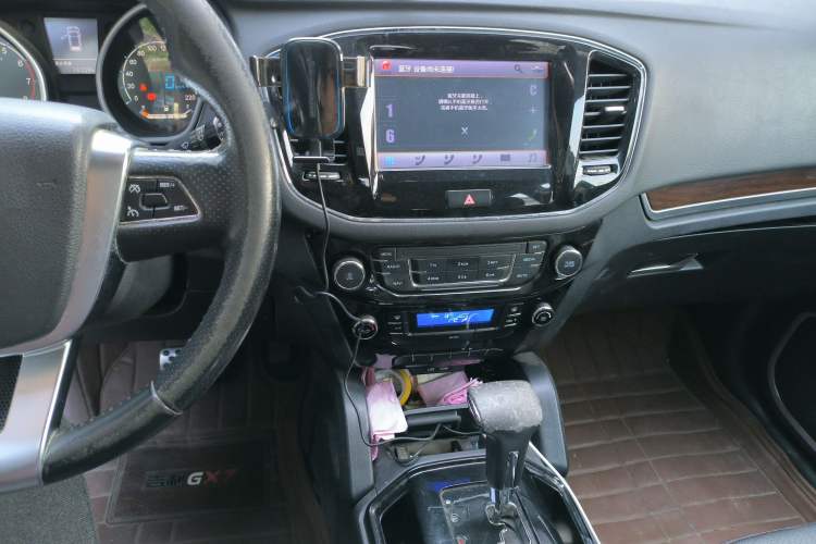 Used Geely Auto GX7 2015 Sports Edition 2.0L Automatic Prestige Model Audio And AC Panel