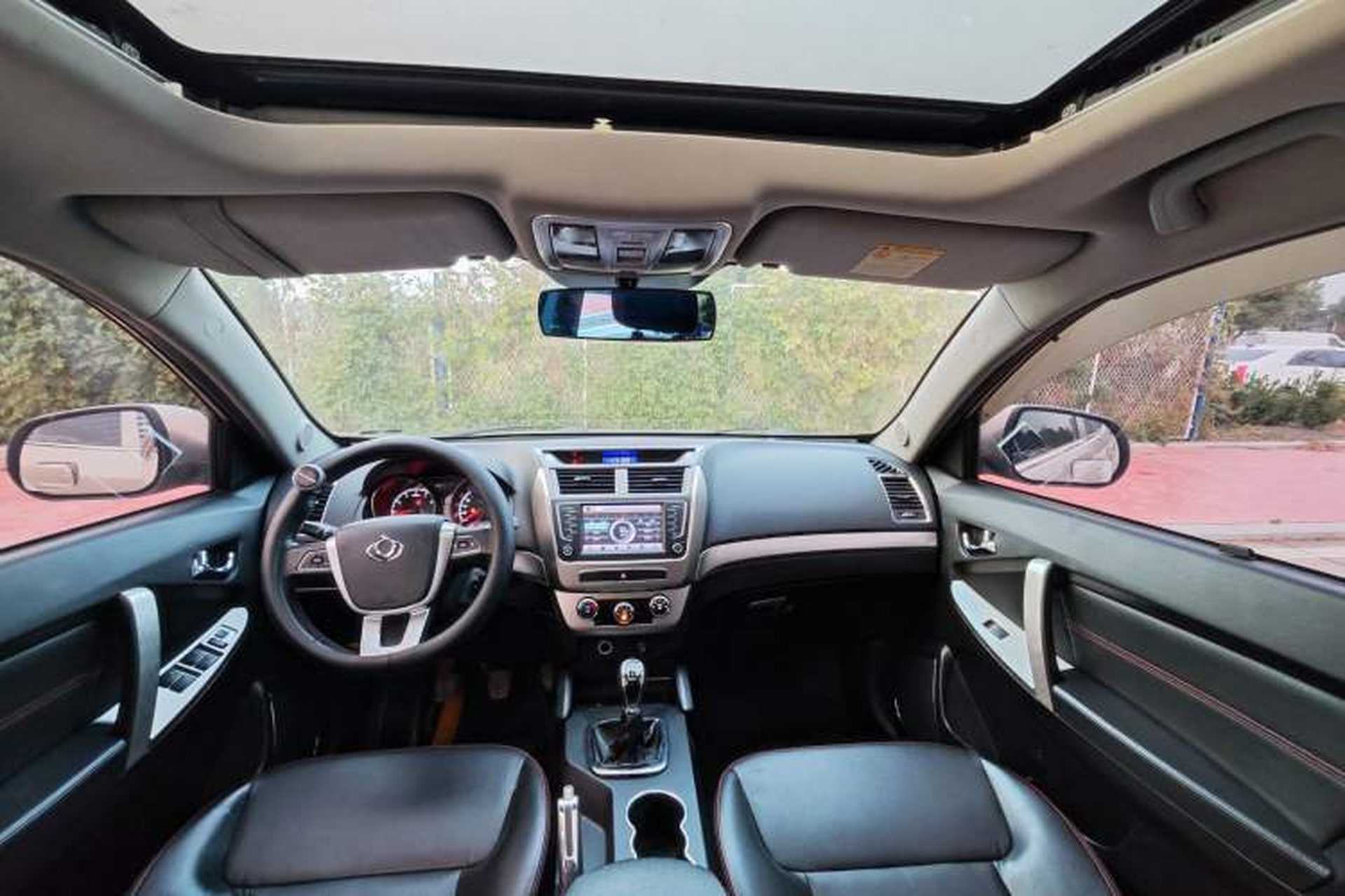 Used Geely Auto GX7 2015 Classic Edition 1.8L Manual Elite Model China V Standard Center Console