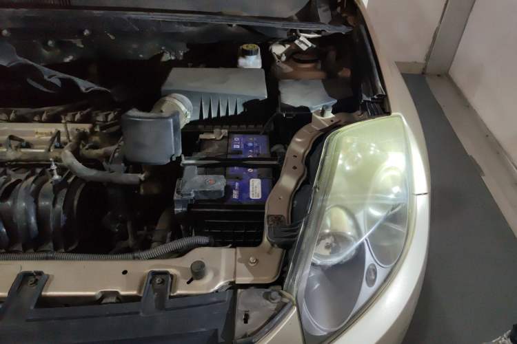 Used Geely Auto GX7 2015 Classic Edition 1.8L Manual Elite Model China IV Engine Bay Left