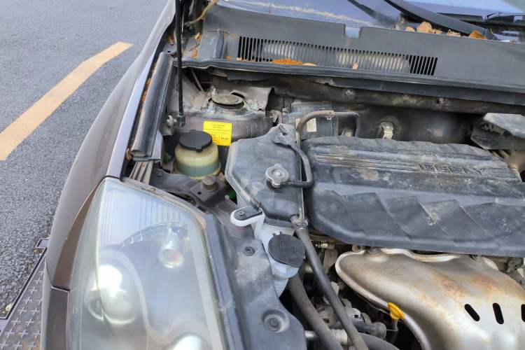 Used Geely Auto GX7 2015 Sports Edition 2.0L Automatic Prestige Model Engine Bay Right