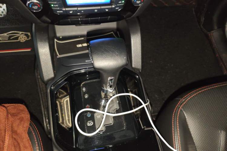 Used Geely Auto GX7 2015 Sport Edition 2.0L Automatic Luxury Model Gear Lever