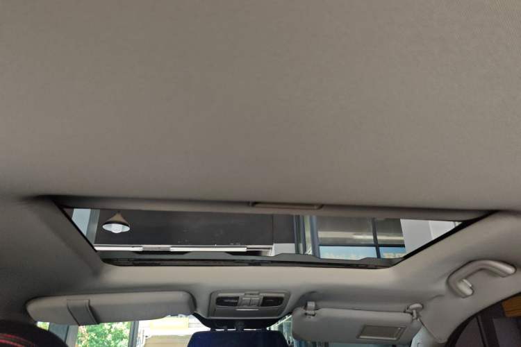 Used Geely Auto GX7 2015 Sport Edition 2.0L Automatic Luxury Model Headliner
