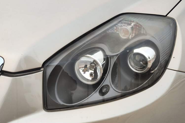 Used Geely Auto GX7 2015 Classic Edition 1.8L Manual Elite Model China V Standard Left Front Headlight