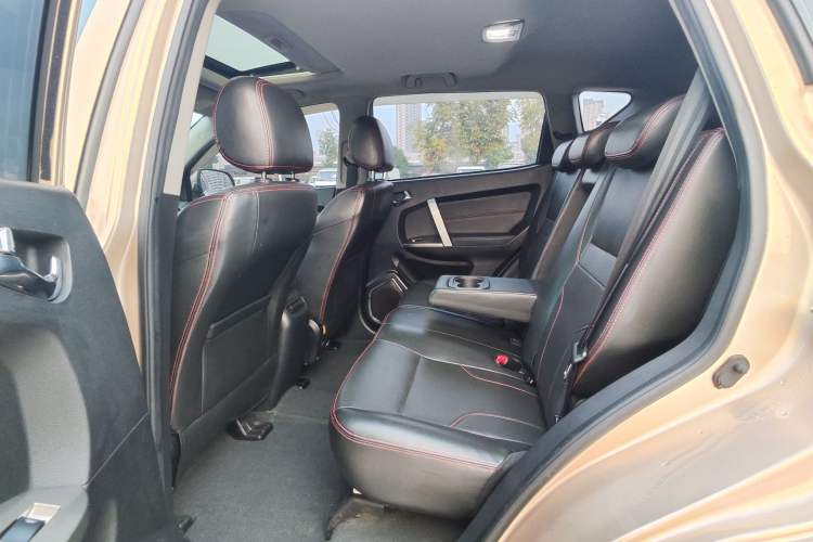 Used Geely Auto GX7 2015 Classic Edition 1.8L Manual Elite Model China V Standard Left Rear Seat