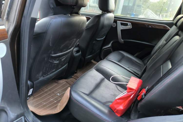 Used Geely Auto GX7 2015 Sports Edition 2.0L Automatic Prestige Model Left Rear Seat