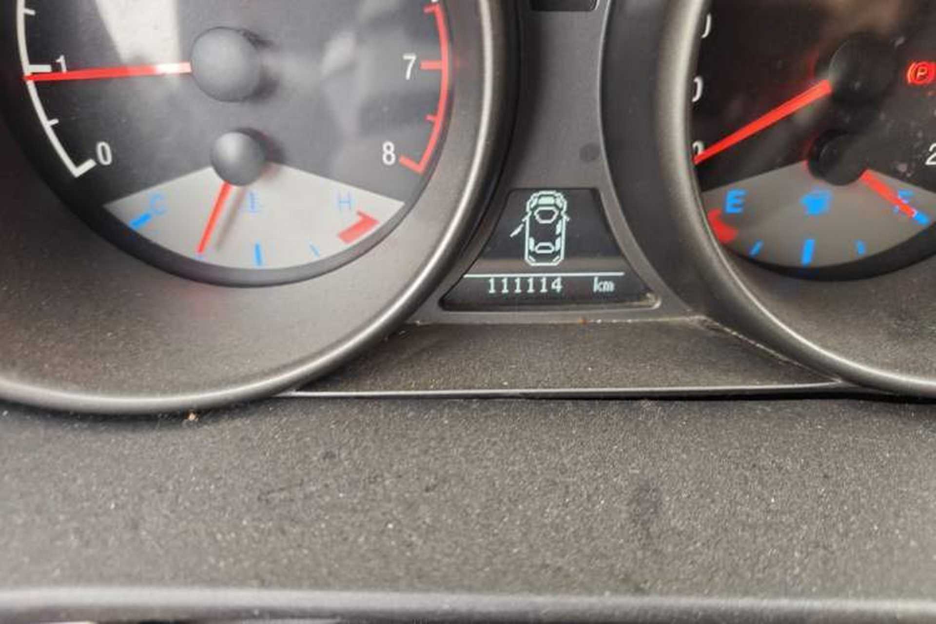 Used Geely Auto GX7 2015 Classic Edition 1.8L Manual Elite Model China IV Odometer Close Up