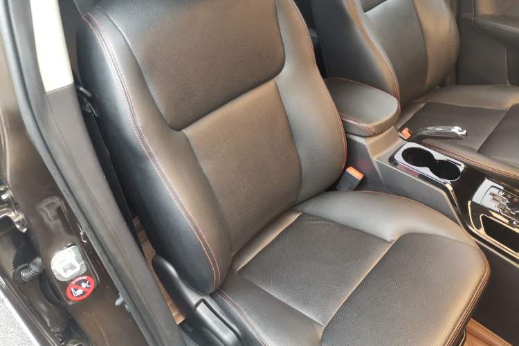 Used Geely Auto GX7 2015 Sports Edition 2.0L Automatic Luxury Upgrade Version China V Standard Right Front Seat